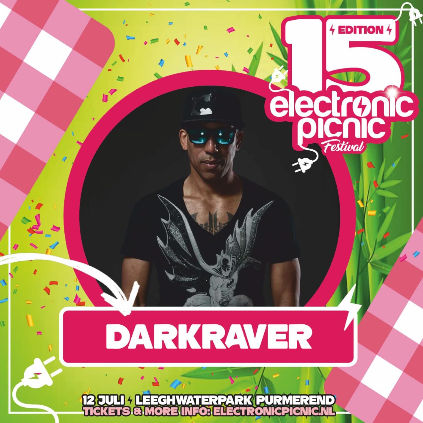 𝗛𝗼𝘂 𝗷𝗲 𝘃𝗮𝘀𝘁, want op zaterdag 12 juli komt de enige echte @darkraver_official het Leeghwaterpark in Purmerend op z’n kop zetten tijdens onze 𝟭𝟱𝗲 𝗷𝘂𝗯𝗶𝗹𝗲𝘂𝗺𝗲𝗱𝗶𝘁𝗶𝗲❗🎉❣️

𝗘𝗻 𝗱𝗮𝘁 𝗶𝘀 𝗻𝗼𝗴 𝗺𝗮𝗮𝗿 𝗵𝗲𝘁 𝗯𝗲𝗴𝗶𝗻… want dit jaar wordt het een 𝗺𝘂𝘇𝗶𝗸𝗮𝗹𝗲 𝗮𝗰𝗵𝘁𝗯𝗮𝗮𝗻 waarin alles 𝗸𝗿𝗶𝘀 𝗸𝗿𝗮𝘀 𝗱𝗼𝗼𝗿 𝗲𝗹𝗸𝗮𝗮𝗿 𝗵𝗲𝗲𝗻 𝘃𝗹𝗶𝗲𝗴𝘁❗ Van house tot hardstyle, van techno tot urban – je beleeft het allemaal, 𝘇𝗼𝗻𝗱𝗲𝗿 𝗼𝗼𝗸 𝗺𝗮𝗮𝗿 𝗶𝗲𝘁𝘀 𝘁𝗲 𝗵𝗼𝗲𝘃𝗲𝗻 𝗺𝗶𝘀𝘀𝗲𝗻. 🎶🎡

✨ Een intieme sfeer, dikke sounds, verrassend entertainment en een line-up die alle kanten op knalt – dát is 𝗘𝗹𝗲𝗰𝘁𝗿𝗼𝗻𝗶𝗰 𝗣𝗶𝗰𝗻𝗶𝗰 𝗙𝗲𝘀𝘁𝗶𝘃𝗮𝗹 𝟮𝟬𝟮𝟱😍

🎟️ Tickets → electronicpicnic.nl (#linkinbio)