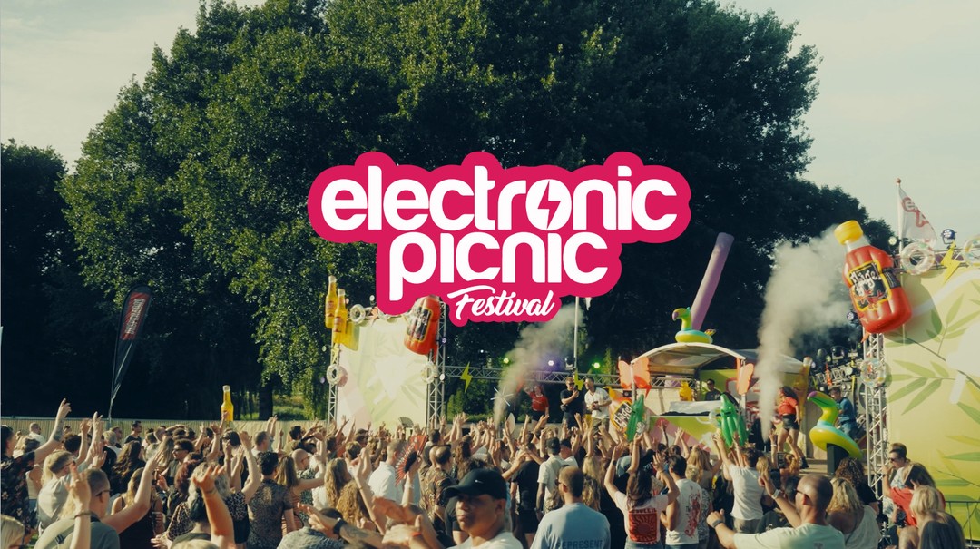 ELECTRONIC PICNIC FESTIVAL 2025 AFTERMOVIE!

Wat een editie… Electronic Picnic Festival 2025 was één groot feest vol zon, beats en de mooiste herinneringen! 🌞🎶
We hebben alle hoogtepunten gevangen in een spetterende aftermovie – klaar om nog één keer mee te dansen?

💚 Deel deze vibe met je festivalcrew, want dit wil je gewoon opnieuw beleven!

(Aftermovie by @media.fullframe )

#ElectronicPicnicFestival #EPF2025 #Aftermovie #FestivalVibes